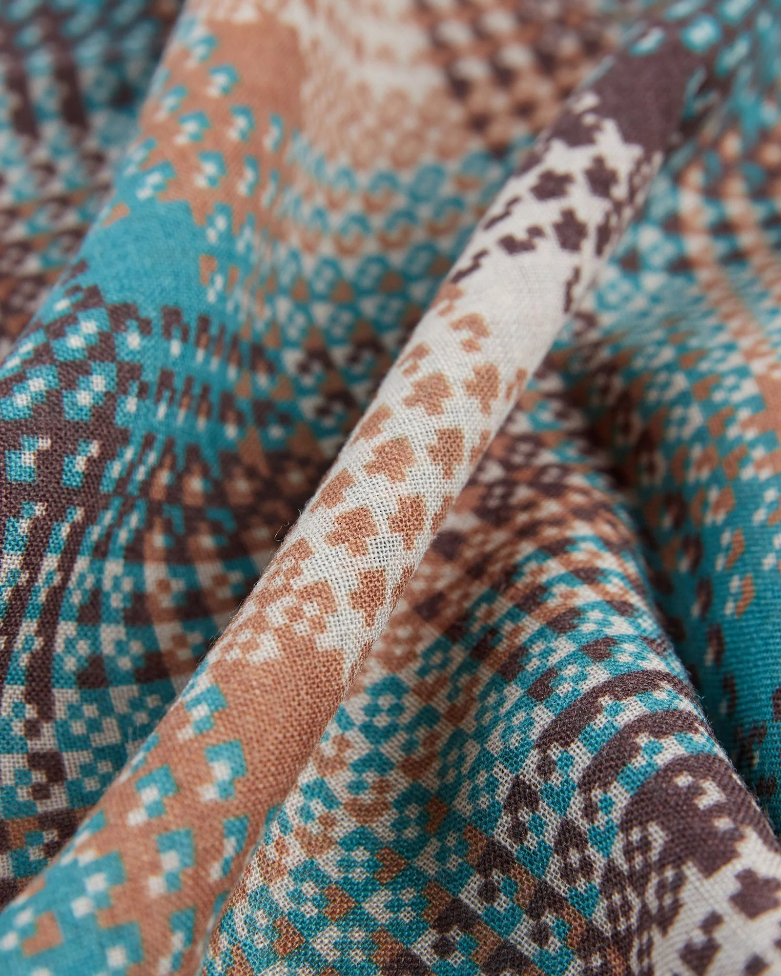 Lightweight wool scarf - Image 4