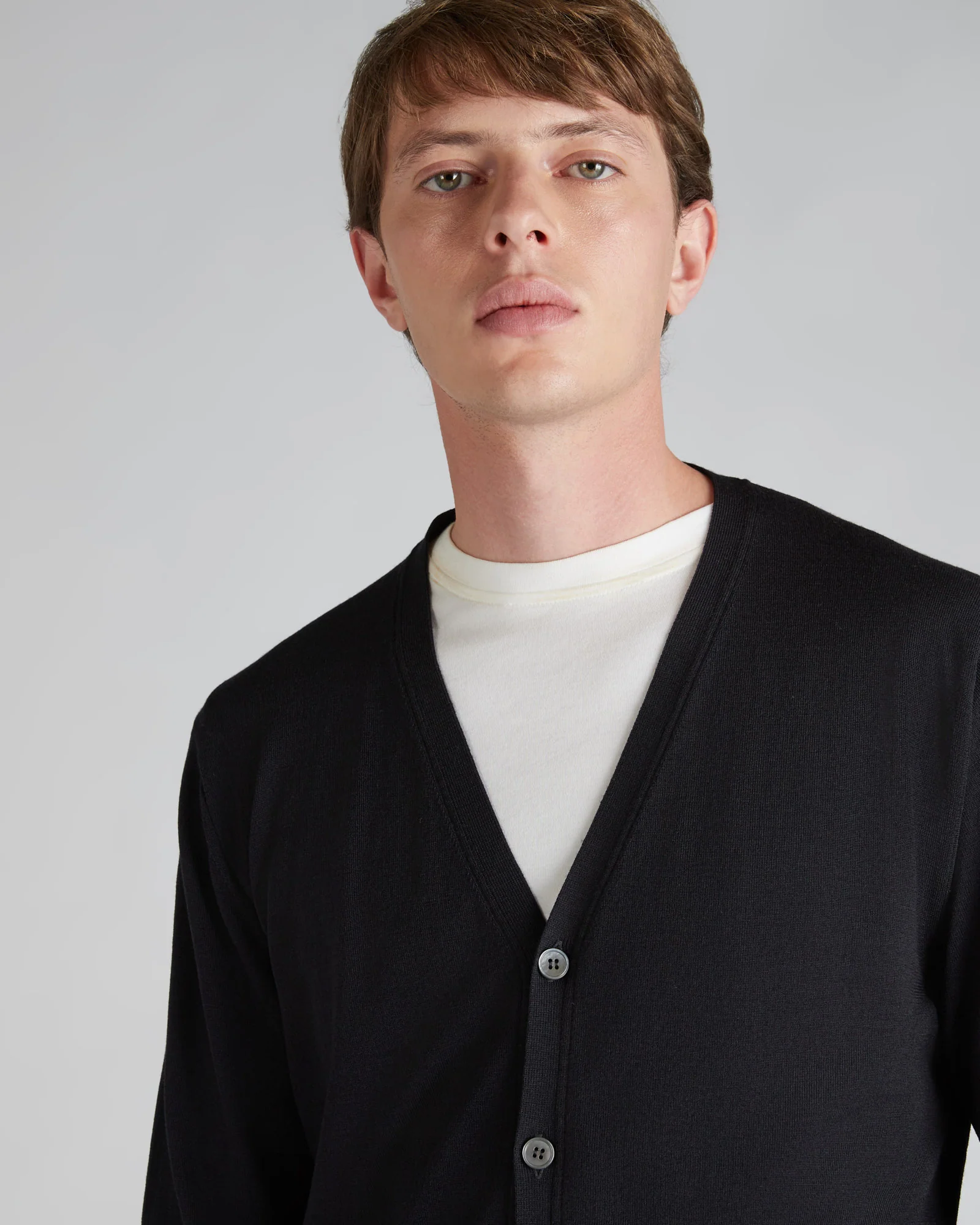 Slim-fit cardigan in certified Flexwool - Image 4