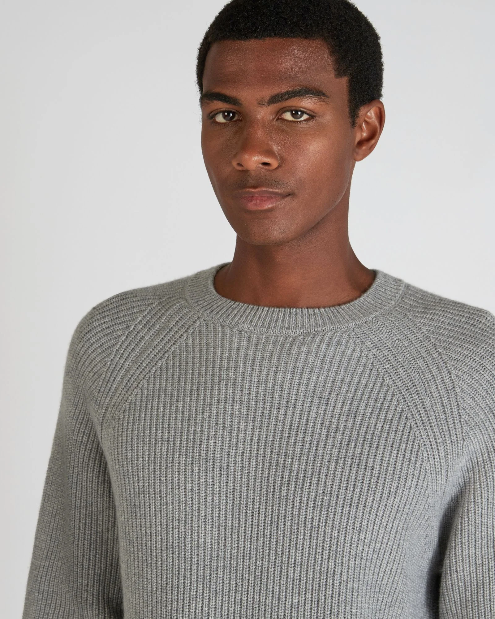 Slim fit cashmere crewneck sweater - Image 4