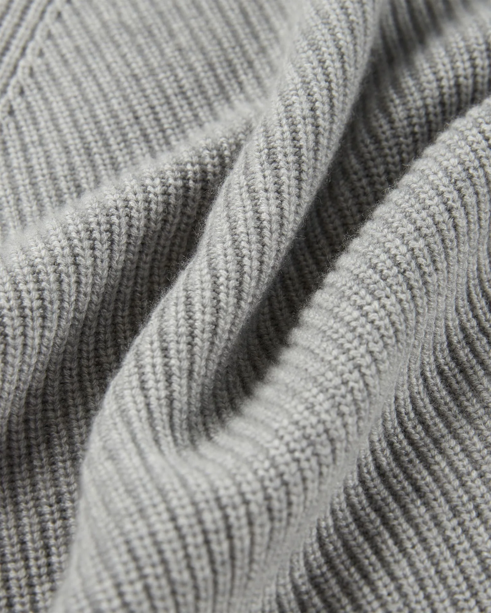 Slim fit cashmere crewneck sweater - Image 7