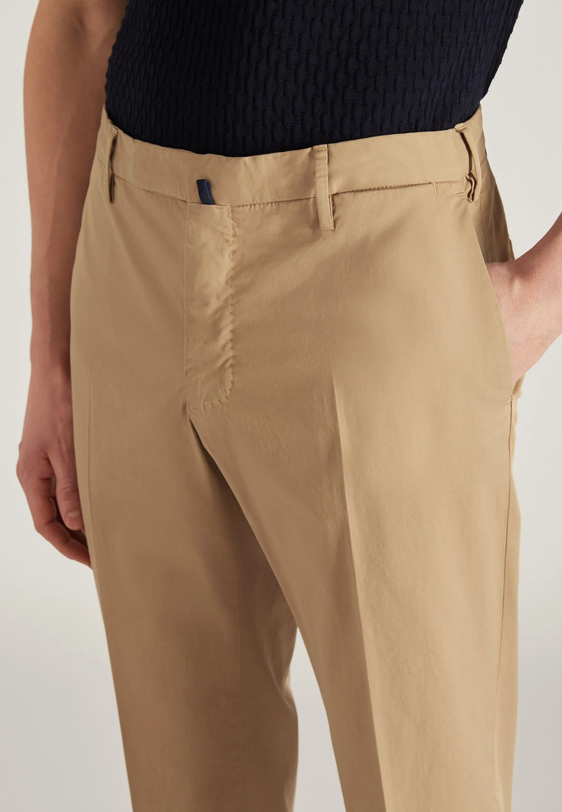 Slim-fit certified Royal Batavia cotton trousers - Image 4
