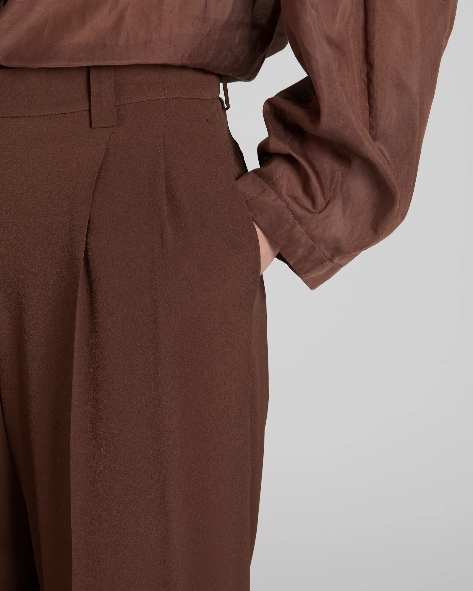 Wide fit trousers in silk-blend crêpe de chine - Image 4