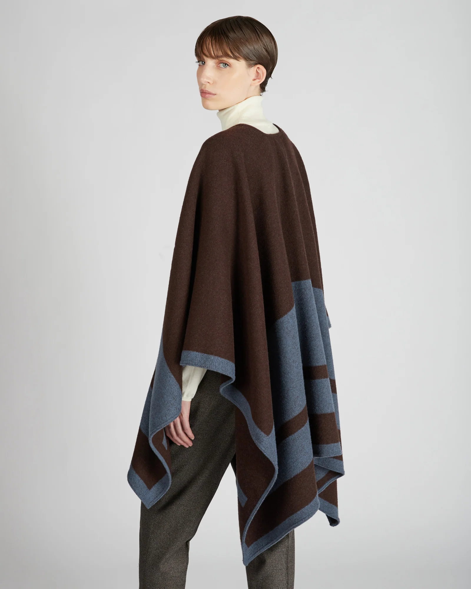 Wool poncho - Image 3