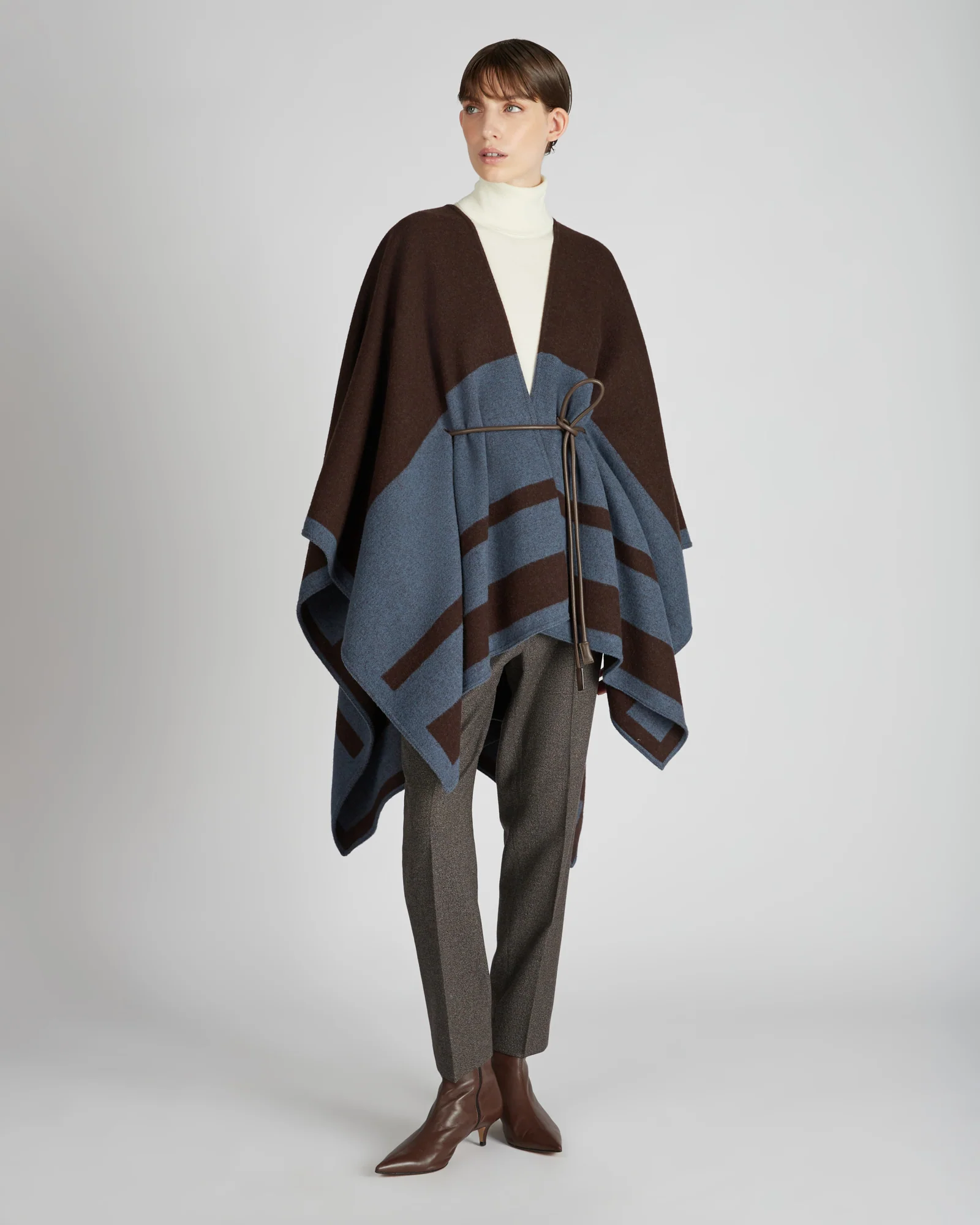 Wool poncho - Image 5